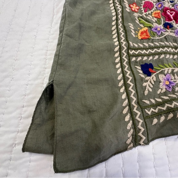 Johnny Was Embroidered 100% Linen Olive Green Sleeveless Blouse - Picture 7 of 9